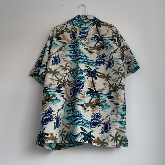 Hawaiian shirt - Picture 2 of 2